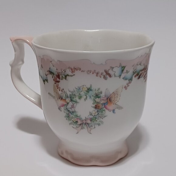 Vintage Royal Albert Tea Cup 1987 The Carolers The Wind in the Willows Christmas - Picture 5 of 6